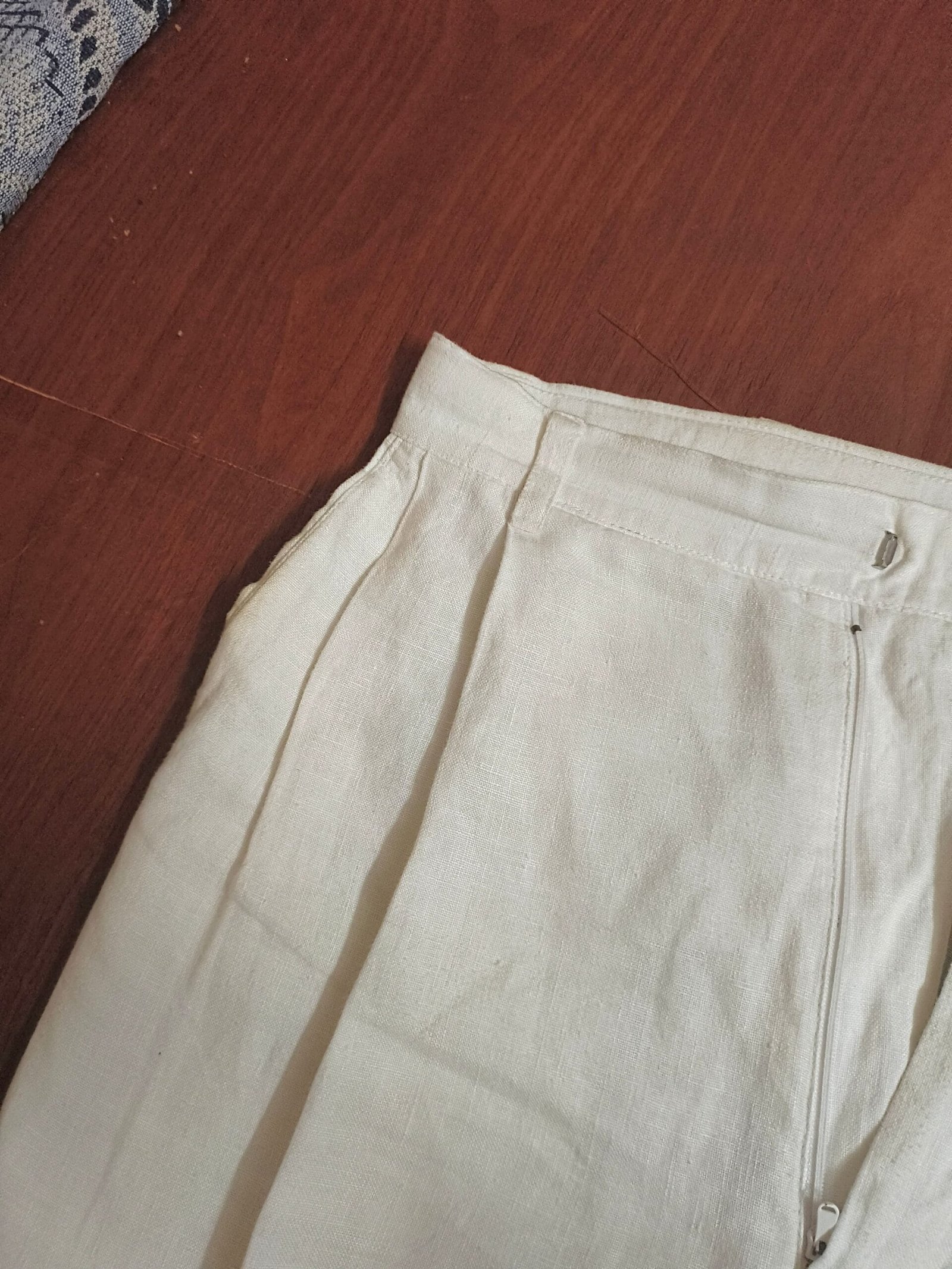 VINTAGE - CUT DOUBLE PLEATED LINEN TROUSERS - White 4 VINTAGE - CUT DOUBLE PLEATED LINEN TROUSERS - White - Image 4