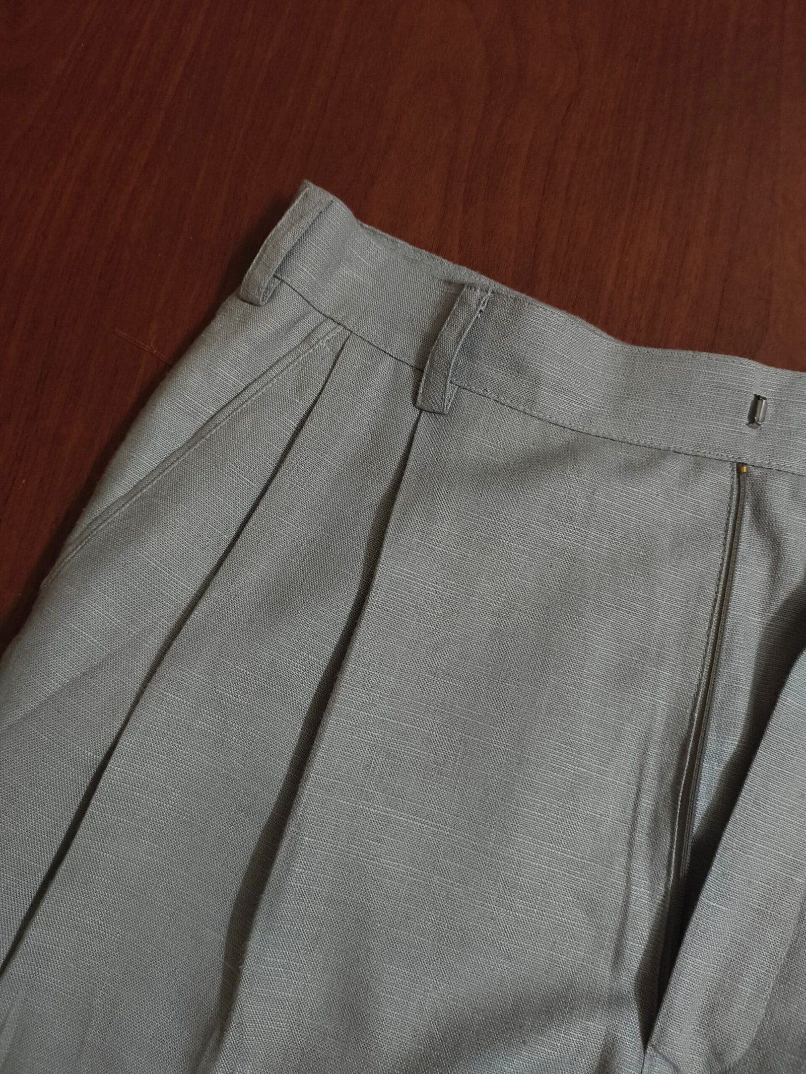VINTAGE - CUT DOUBLE PLEATED LINEN TROUSERS - Light Grey 4 VINTAGE - CUT DOUBLE PLEATED LINEN TROUSERS - Light Grey - Image 4